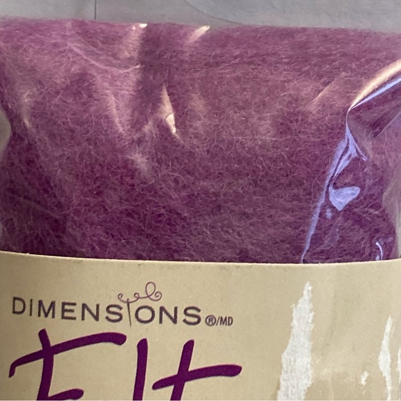 10 Dimensions FeltWorks 100% Wool Roving 0.25oz Orchid Boysenberry Purple - Picture 2 of 16